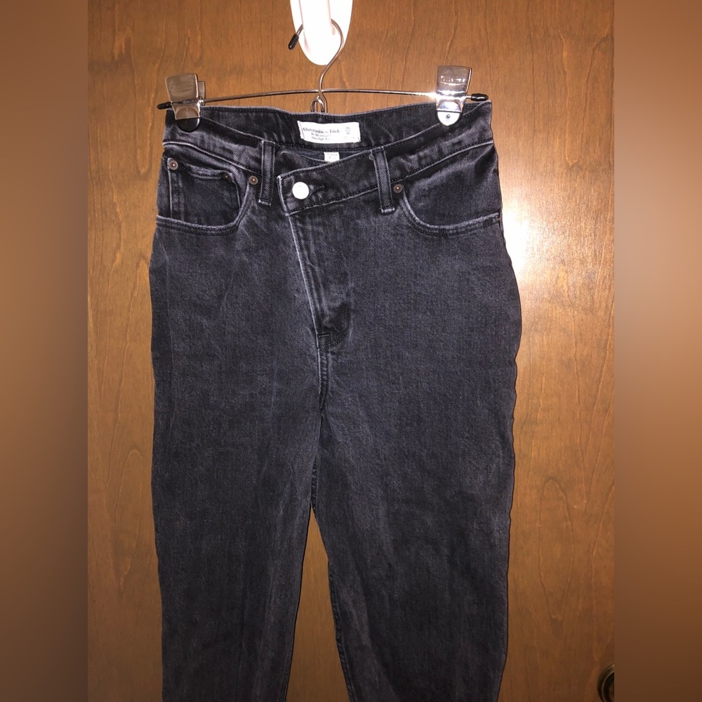 Abercrombie The 90s Straight Ultra High Rise size 25 curve love